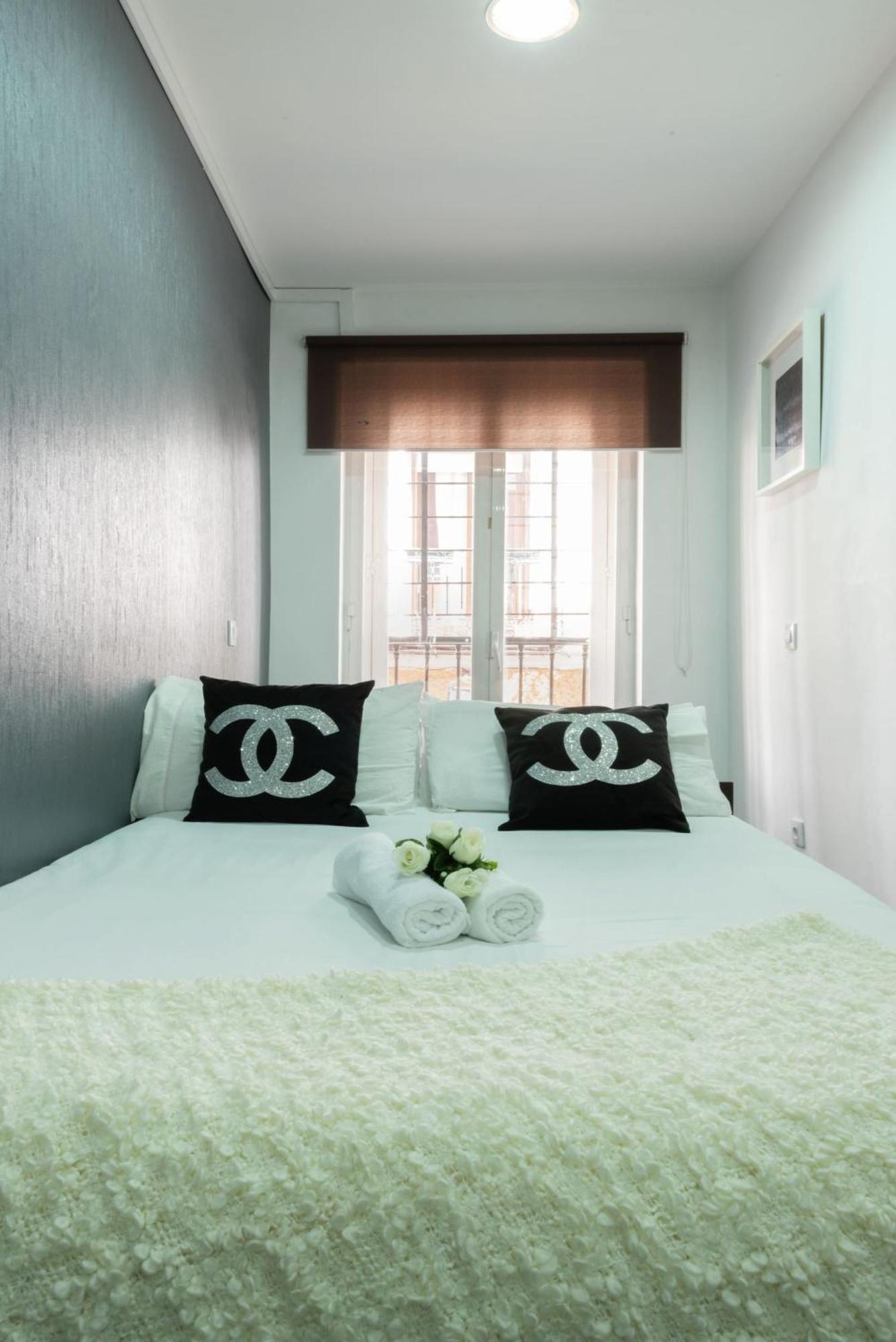 Apartamentos Day Madrid Plaza De Espana Centro Gran Via Sol Malasana Luaran gambar