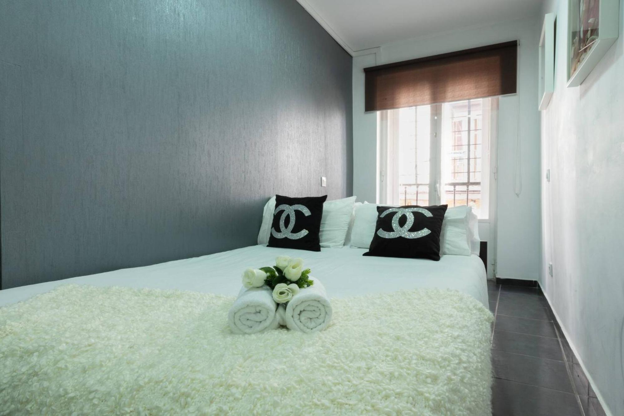Apartamentos Day Madrid Plaza De Espana Centro Gran Via Sol Malasana Luaran gambar