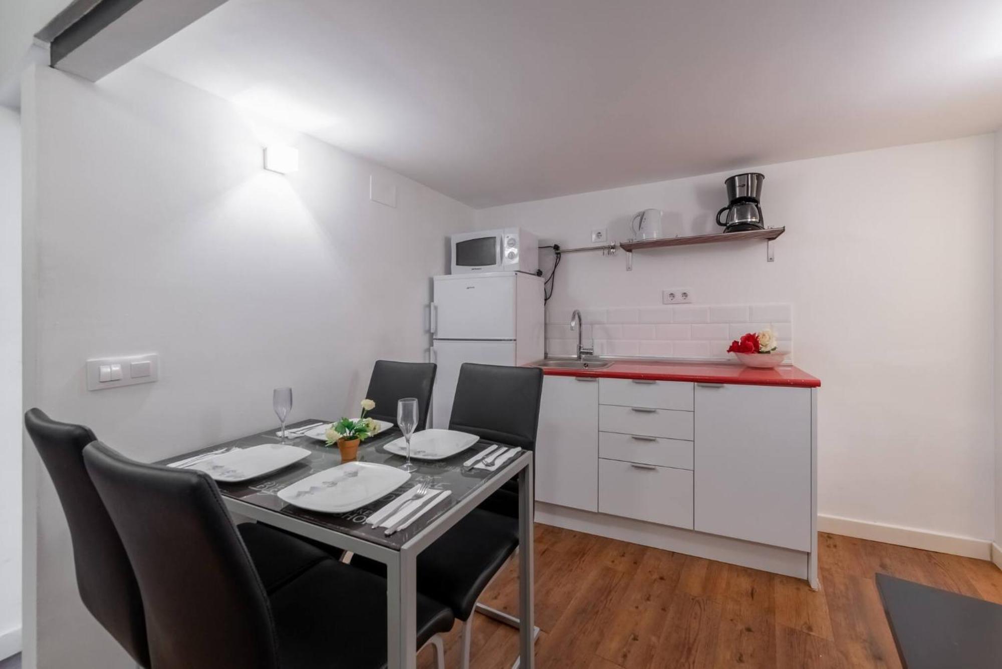 Apartamentos Day Madrid Plaza De Espana Centro Gran Via Sol Malasana Luaran gambar