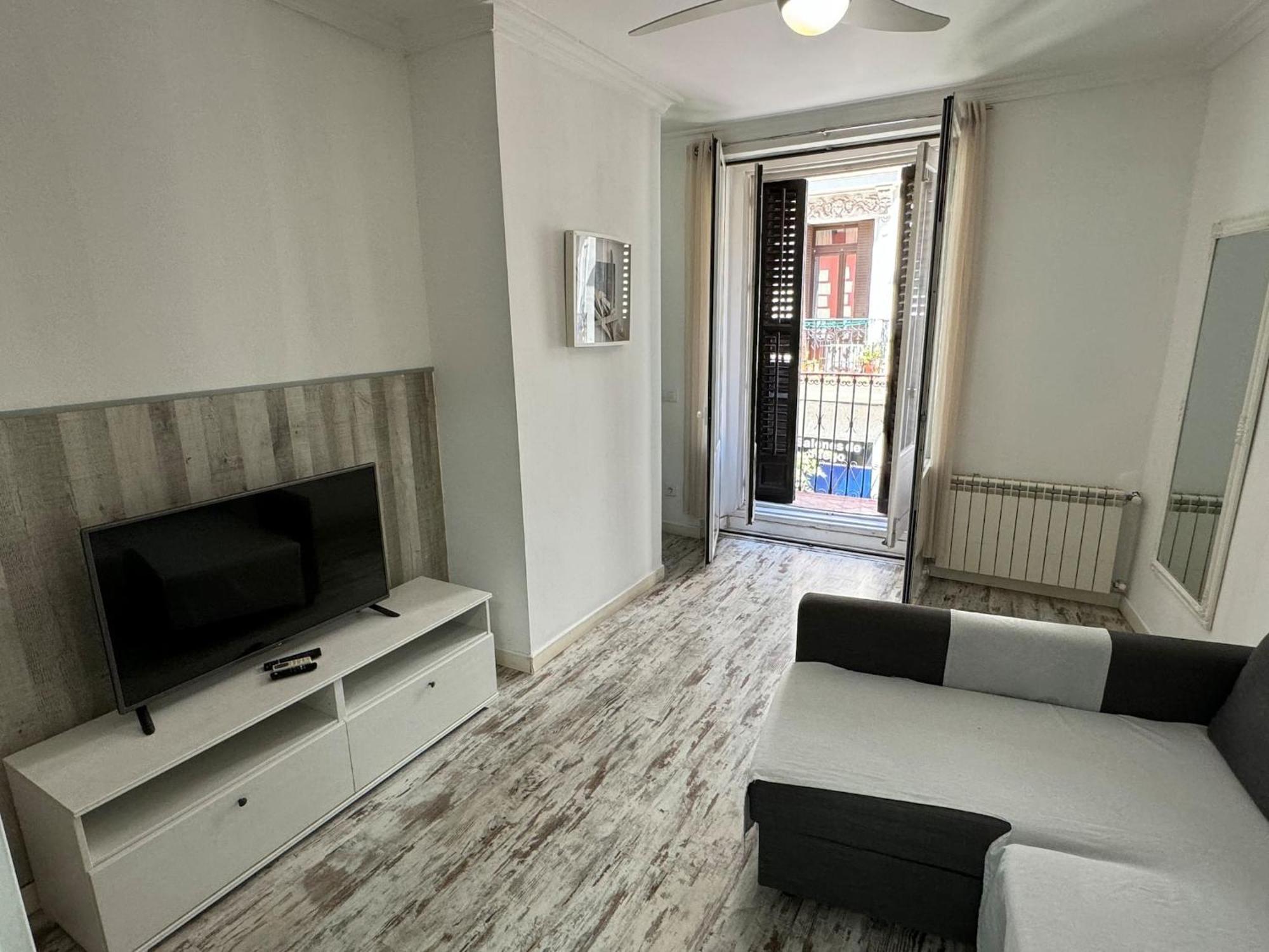 Apartamentos Day Madrid Plaza De Espana Centro Gran Via Sol Malasana Luaran gambar