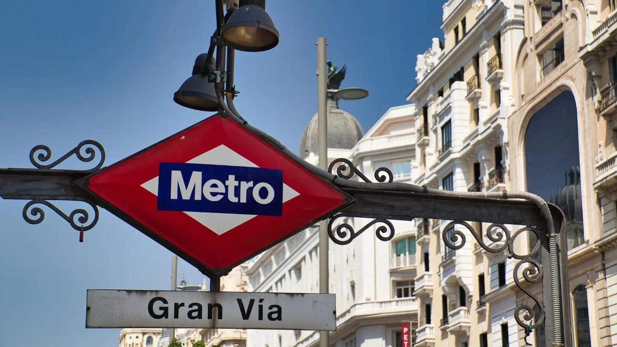 Apartamentos Day Madrid Plaza De Espana Centro Gran Via Sol Malasana Luaran gambar