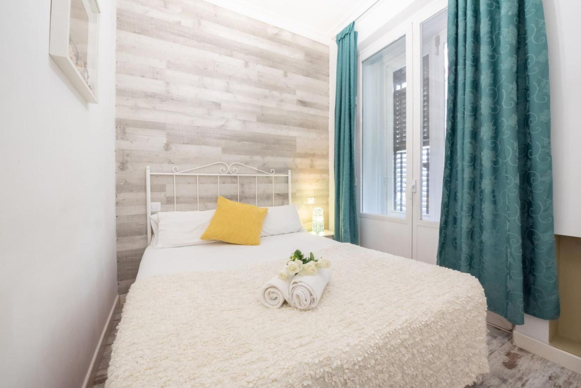 Apartamentos Day Madrid Plaza De Espana Centro Gran Via Sol Malasana Luaran gambar