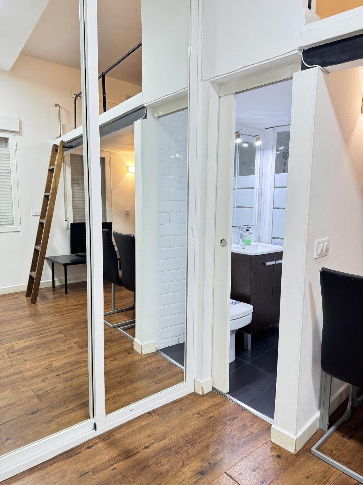 Apartamentos Day Madrid Plaza De Espana Centro Gran Via Sol Malasana Luaran gambar