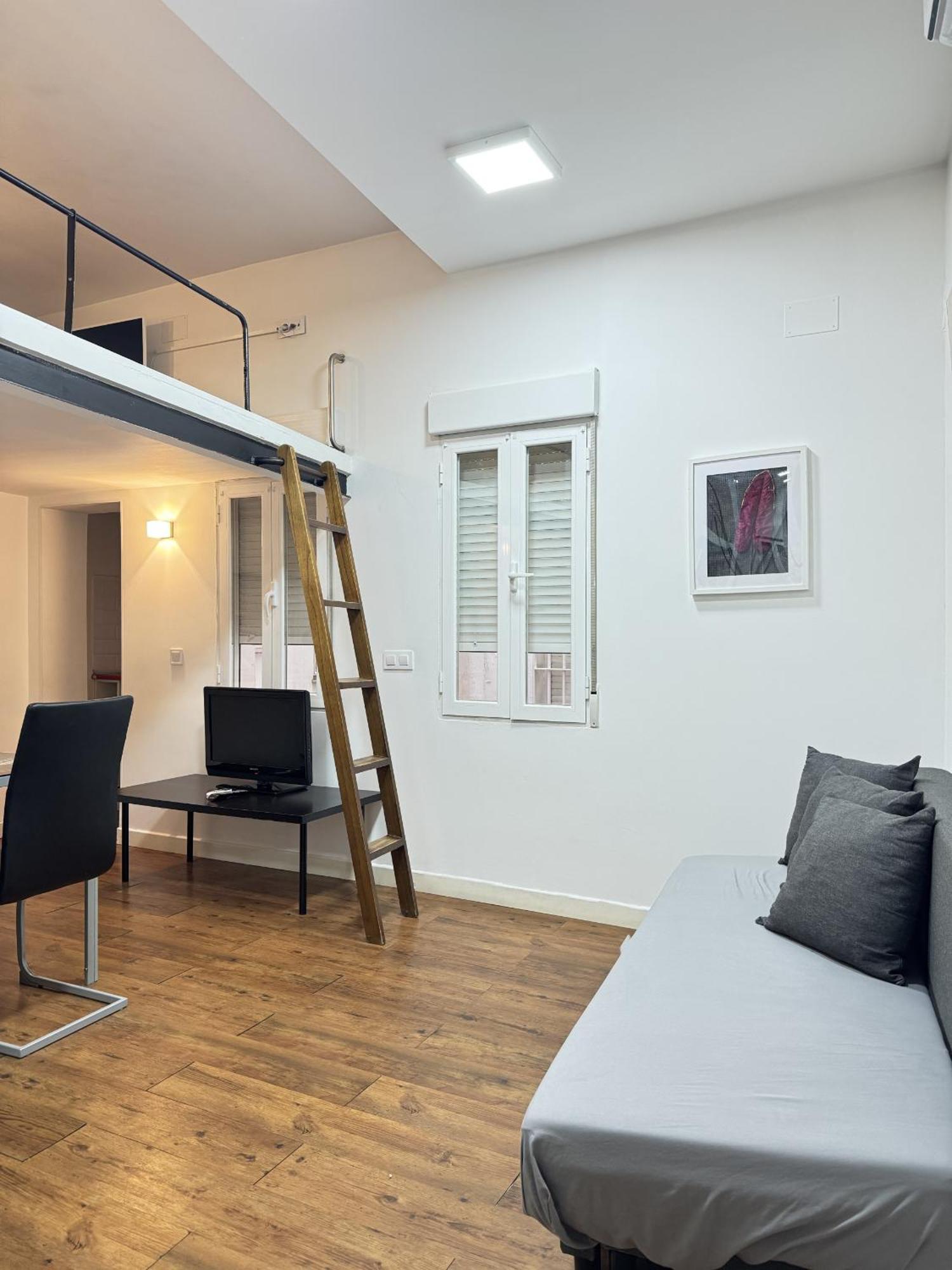 Apartamentos Day Madrid Plaza De Espana Centro Gran Via Sol Malasana Luaran gambar