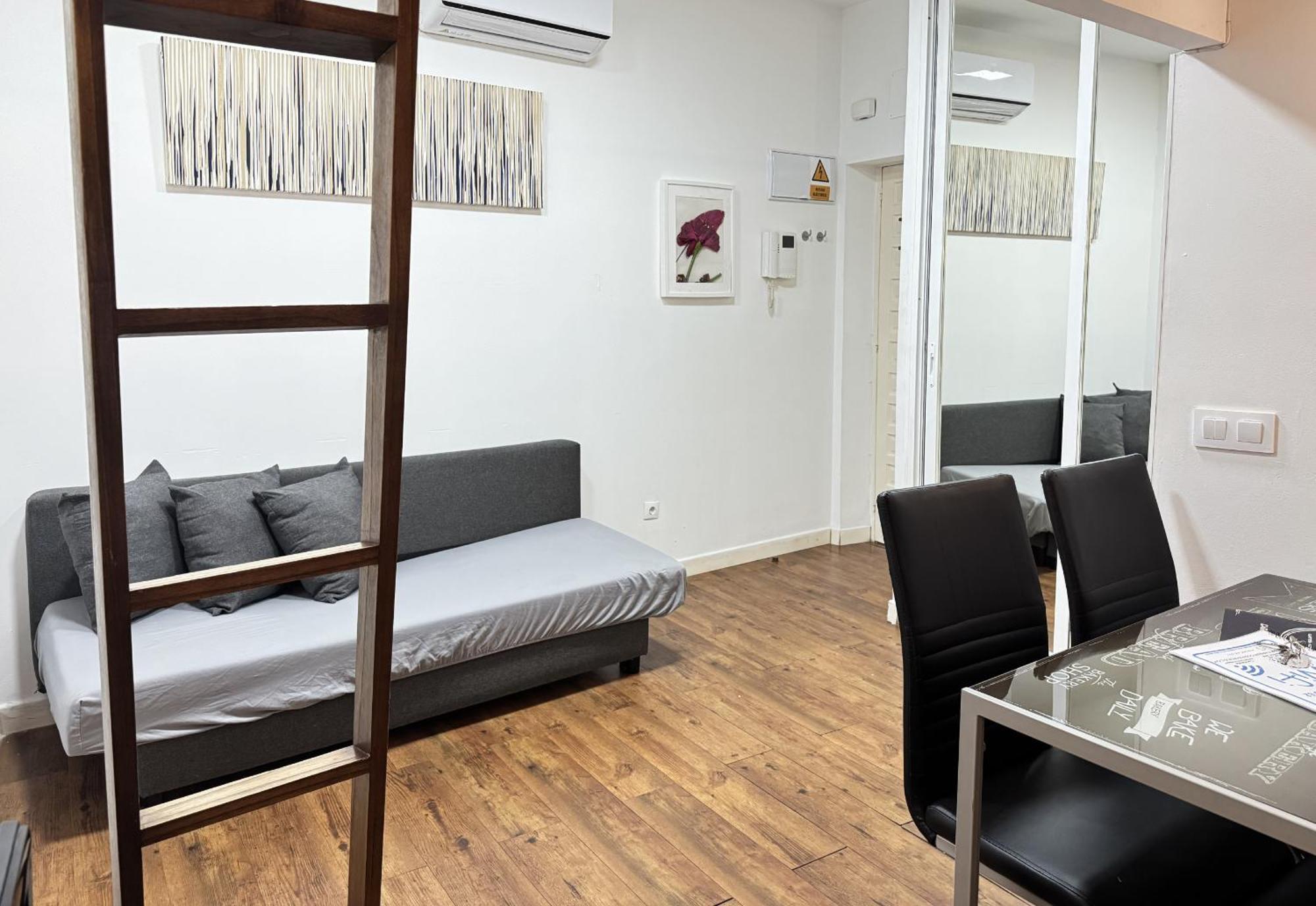 Apartamentos Day Madrid Plaza De Espana Centro Gran Via Sol Malasana Luaran gambar